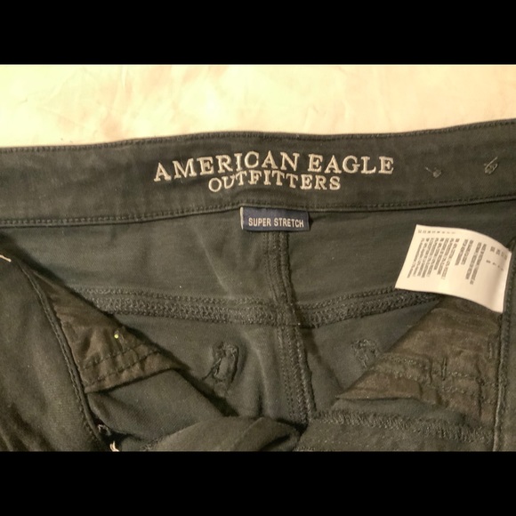 Women’s American Eagle Midi Jean Shorts - Picture 4 of 5